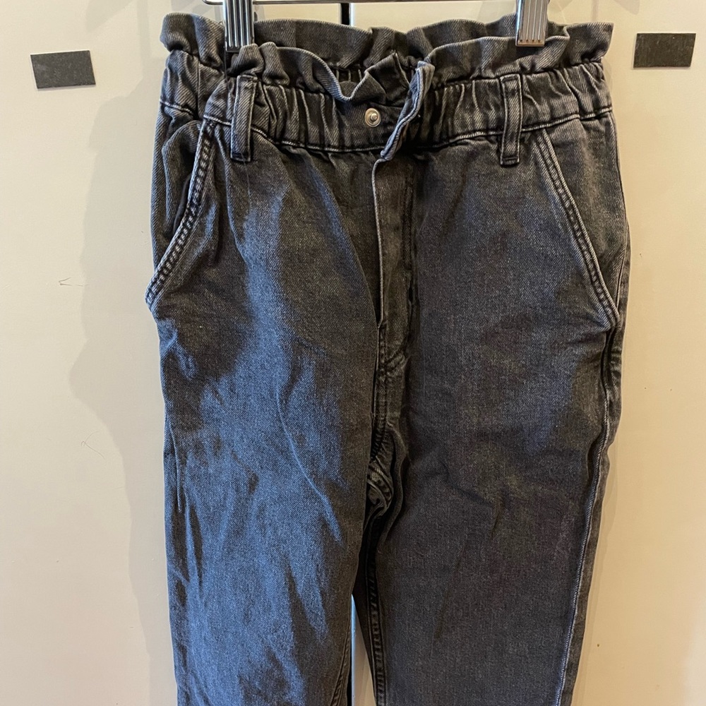 High wasted black jeans